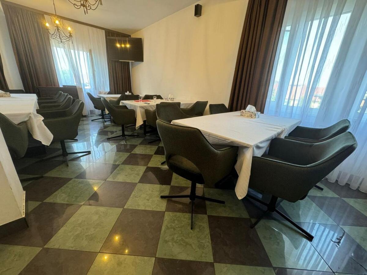 Tomis Pensiune Băile Felix Esterno foto